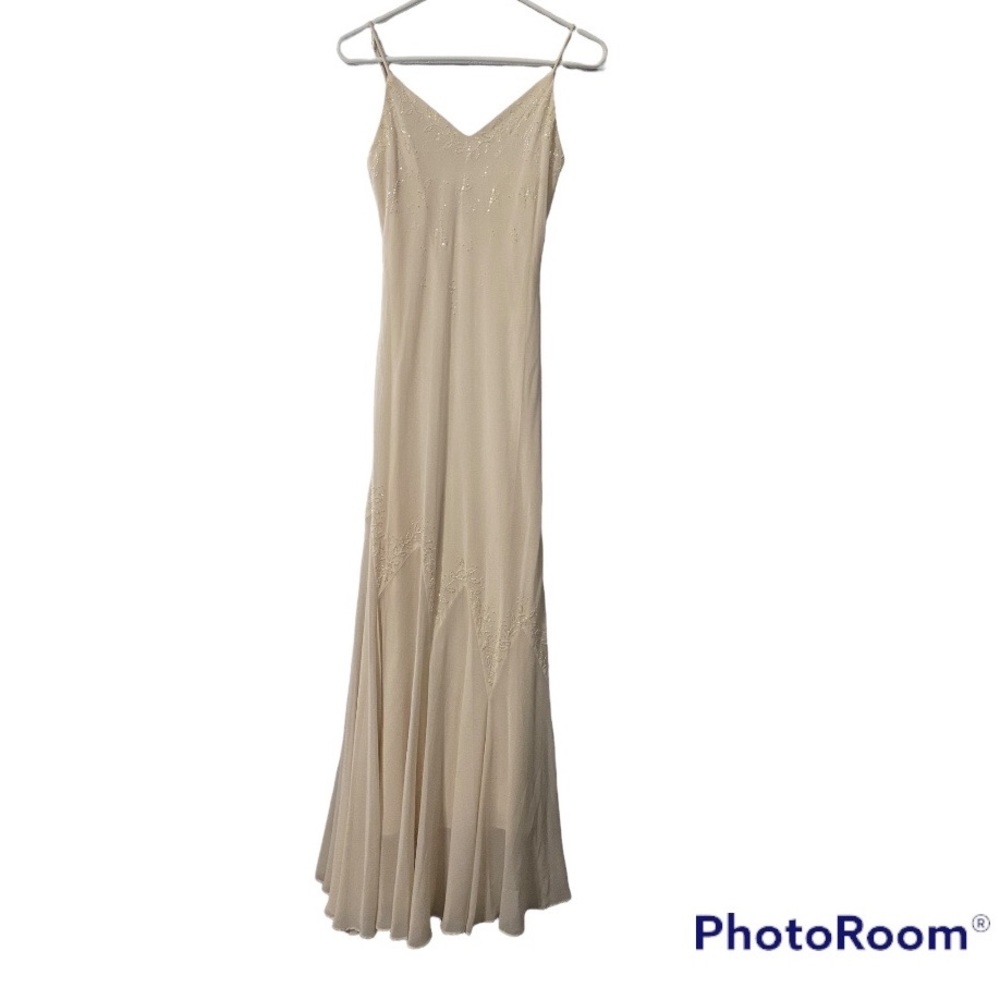 XSCAPE by Joanna Chen Long-gown/Maxi White Bridal Wedding Dress. Size 4